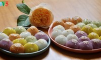 Farbenfrohe Troi- und Chay-Kuchen für das Fest Hanshi
