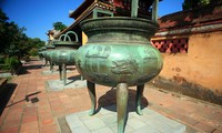 Unterlage zum Weltdokumentenerbe für neun dynastische Urnen im Kaiserpalast Hue 