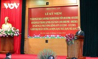 Staatspräsident Nguyen Xuan Phuc nimmt an Feier zum 75. Jahrestag der ersten Exemplare der Zeitung „Volkspolizei” teil