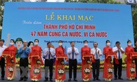 Eröffnung der Ausstellung „Ho-Chi-Minh-Stadt – 47 Jahren zusammen mit dem Land und für das Land“