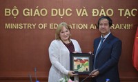 Bildungsminister trifft die Landesdirektorin von USAID in Vietnam