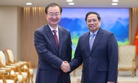 Premierminister Pham Minh Chinh empfängt den Parteisekretär aus Yunnan