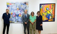 Gemälde-Ausstellung des uruguayischen Künstlers in Vietnam