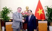 Außenminister Bui Thanh Son empfängt Ministerpräsident des Bundesstaates Thüringen
