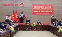 ​  Le président de la République travaille avec les dirigeants de la province de Nghê An
