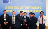 Nhà thầu Lockheed Martin (Hoa Kỳ) bàn giao vệ tinh VINASAT - 2 cho Việt Nam