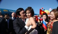 Chủ tịch nước Trương Tấn Sang tới Vladivostok tham dự Hội Nghị APEC 2012