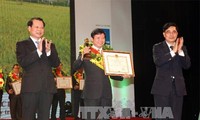 Gần 60 tác giả được trao giải Bông Lúa vàng cho sản phẩm nông nghiệp tiêu biểu