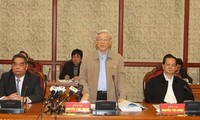 Bộ chính trị làm việc với Ban Thường vụ Tỉnh ủy Khánh Hòa 