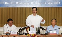 Thủ tướng Nguyễn Tấn Dũng làm việc tại thành phố Hồ Chí Minh về xử lý nợ xấu