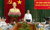 Thủ tướng Nguyễn Tấn Dũng làm việc với tỉnh Vĩnh Long và tỉnh Hậu Giang