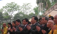 Đoàn đại biểu kiều bào dự Đại lễ cầu siêu tri ân các liệt sỹ tại Cao Bằng