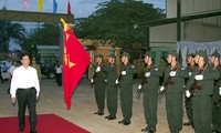 Thủ tướng Nguyễn Tấn Dũng thăm Trung đoàn Cảnh sát cơ động Tây Nguyên