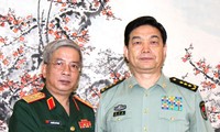Thứ trưởng Bộ Quốc phòng Việt Nam chào xã giao Bộ trưởng Quốc phòng Trung Quốc 