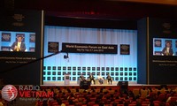 Thủ tướng Nguyễn Tấn Dũng phát biểu tại phiên khai mạc Diễn đàn kinh tế thế giới về Đông Á 2013