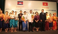 Lãnh đạo Việt Nam chúc mừng lãnh đạo Vương quốc Campuchia nhân dịp kỷ niệm 60 năm Ngày độc lập