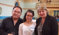 Sinh viên Việt Nam Đặng Thị Hương nhận giải thưởng kép tại Australia 