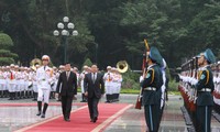 Chủ tịch nước Trương Tấn Sang hội đàm với Tổng thống Mông Cổ Tsakhiagiin Elbegdorj