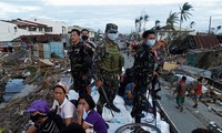 Bộ Quốc phòng Việt Nam ủng hộ quân đội Philippines 30.000 USD khắc phục hậu quả siêu bão Haiyan 