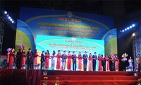 Khai mạc hội chợ Thương mại- Du lịch quốc tế Việt-Trung 2013