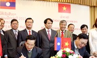 Lễ ký kết hợp tác giáo dục Việt Nam - Lào