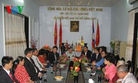 Việt kiều Lào gắn kết quan tâm giúp đỡ người nghèo