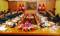 Việt Nam và Lào tăng cường hợp tác quốc phòng 