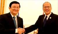 Chủ tịch nước Trương Tấn Sang gặp Tổng thống Philippines Benigno Aquino III bên lề APEC 22