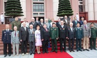 Bộ trưởng Bộ Quốc phòng Phùng Quang Thanh tiếp đoàn cựu chiến binh Nga và Belarus