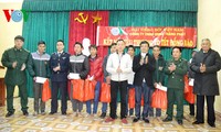 VOV Đông Bắc tặng 400 suất quà tết cho đồng bào nghèo Quảng Ninh