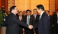 Phó Thủ tướng Chính phủ Hoàng Trung Hải hội kiến Phó Chủ tịch nước Trung Quốc Lý Nguyên Triều 