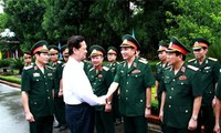 Thủ tướng Nguyễn Tấn Dũng làm việc với Bộ Tư lệnh quân khu 4