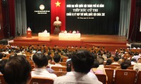 Phó Chủ tịch Quốc hội Huỳnh Ngọc Sơn tiếp xúc cử tri thành phố Đà Nẵng
