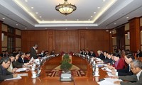 Tổng Bí thư chủ trì cuộc họp tiếp thu ý kiến vào Dự thảo các văn kiện trình Đại hội XII của Đảng