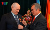 Đại sứ quán Việt Nam trao tặng Huân chương Hữu nghị cho công dân Ukraine