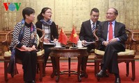 Chủ tịch Quốc hội Nguyễn Sinh Hùng tiếp Chủ tịch Hội hữu nghị đối ngoại Nhân dân Trung Quốc
