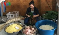 Việt kiều Vientiane và bánh chưng xanh