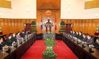Премьер Вьетнама принял председателя парламента Лаоса и председателя нижней палаты Индии