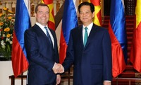 Премьер-министр РФ Дмитрий Медведев находится во Вьетнаме с официальным визитом