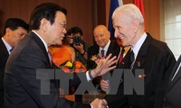 Президент Вьетнама провел встречу с чешскими профессорами и учеными
