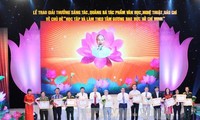 Вручены призы лучшим примерам кампании "Учиться и работать по примеру Хо Ши Мина"