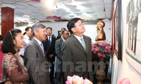 В Лаосе открылась фотовыставка в честь 70-летия создания вьетнамской дипломатии