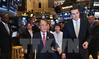 Глава парламента СРВ посетил Нью-Йоркскую фондовую биржу и Бизнес-центр Нью-Йорк