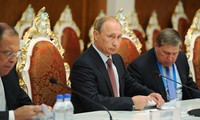 Путин призвал отложить в сторону геополитические амбиции в борьбе с терроризмом