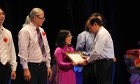 Вручены призы авторам лучших произведений «Учиться и работать по примеру Хо Ши Мина»