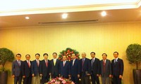 Секретарь парткома г.Хошимина принял делегацию парламента Республики Корея