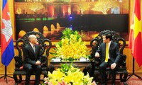 Король Камбоджи начал визит и санаторный отдых во Вьетнаме
