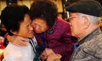 Члены разделенных семей из Республики Корея прибыли в КНДР для встречи с родными
