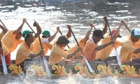 В Шокчанге открылся 2-й Фестиваль гонки на традиционных лодках "нго"