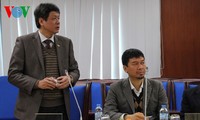 Иностраные журналисты, освещающие ход 12-го съезда КПВ, посетили радио "Голос Вьетнама"